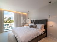 Villa for sale in Nueva Andalucia