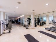 Villa for sale in La Alqueria, Benahavis