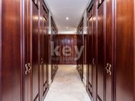 Villa for sale in La Alqueria, Benahavis