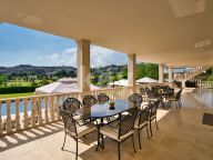 Villa for sale in La Alqueria, Benahavis