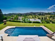 Villa for sale in La Alqueria, Benahavis