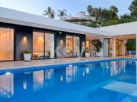 Villa for sale in Montemayor, Estepona