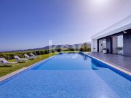 Villa for sale in Montemayor, Estepona