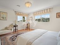 Villa for sale in Vega del Colorado, Benahavis