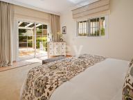 Villa for sale in Vega del Colorado, Benahavis