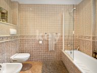 Villa for sale in Vega del Colorado, Benahavis