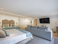 Вилла на продажу в La Reserva de la Quinta, Бенахавис