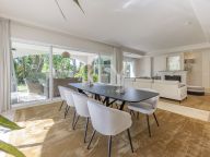 Вилла на продажу в La Reserva de la Quinta, Бенахавис