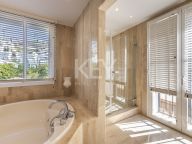 Вилла на продажу в La Reserva de la Quinta, Бенахавис