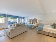 Вилла на продажу в La Reserva de la Quinta, Бенахавис