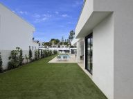 Villa for sale in Monte Biarritz, Estepona