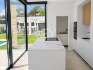 Villa for sale in Monte Biarritz, Estepona