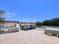 Villa for sale in Monte Biarritz, Estepona