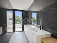 Villa for sale in Monte Biarritz, Estepona