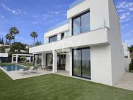 Villa for sale in Monte Biarritz, Estepona