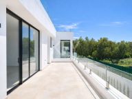 Villa for sale in Monte Biarritz, Estepona