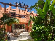 Town House for sale in Altos de Puente Romano, Marbella Golden Mile