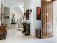 Villa for sale in Nueva Andalucia