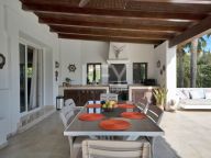 Villa for sale in Nueva Andalucia
