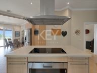 Villa for sale in Nueva Andalucia