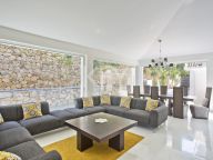 Villa for sale in Hacienda las Chapas, Marbella East