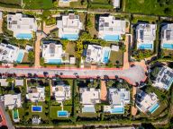 Villa for sale in Los Olivos, Nueva Andalucia