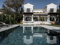 Villa for sale in Hacienda las Chapas, Marbella East