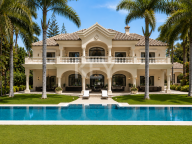 Villa en venta en Guadalmina Baja, San Pedro de Alcantara