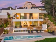 Villa en venta en Aloha Hill Club, Nueva Andalucia