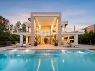 Villa for sale in Altos de Puente Romano, Marbella Golden Mile