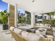 Villa en venta en Altos de Puente Romano, Marbella Golden Mile