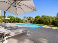 Villa for sale in Altos de Puente Romano, Marbella Golden Mile