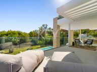 Villa for sale in Altos de Puente Romano, Marbella Golden Mile