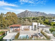 Villa en venta en Altos de Puente Romano, Marbella Golden Mile