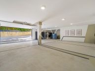 Villa for sale in Altos de Puente Romano, Marbella Golden Mile