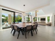 Villa for sale in Altos de Puente Romano, Marbella Golden Mile