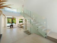 Villa for sale in Altos de Puente Romano, Marbella Golden Mile