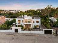 Villa for sale in Altos de Puente Romano, Marbella Golden Mile