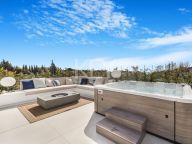 Villa en venta en Altos de Puente Romano, Marbella Golden Mile