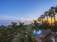 Villa for sale in Los Altos de los Monteros, Marbella East