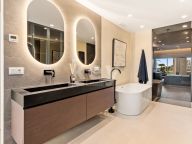 Ground Floor Apartment for sale in New Golden Mile, Estepona