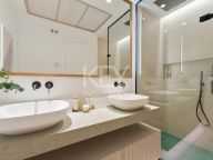 Villa for sale in La Quinta, Benahavis
