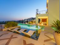 Villa for sale in La Quinta, Benahavis