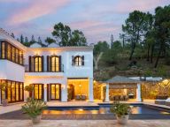 Villa for sale in El Madroñal, Benahavis