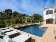 Villa for sale in El Madroñal, Benahavis