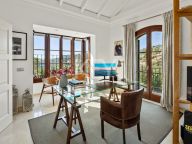 Villa for sale in El Madroñal, Benahavis