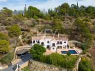 Villa for sale in El Madroñal, Benahavis