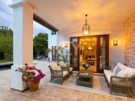 Villa for sale in El Madroñal, Benahavis