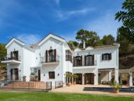 Villa for sale in El Madroñal, Benahavis