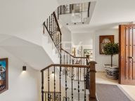 Villa for sale in El Madroñal, Benahavis